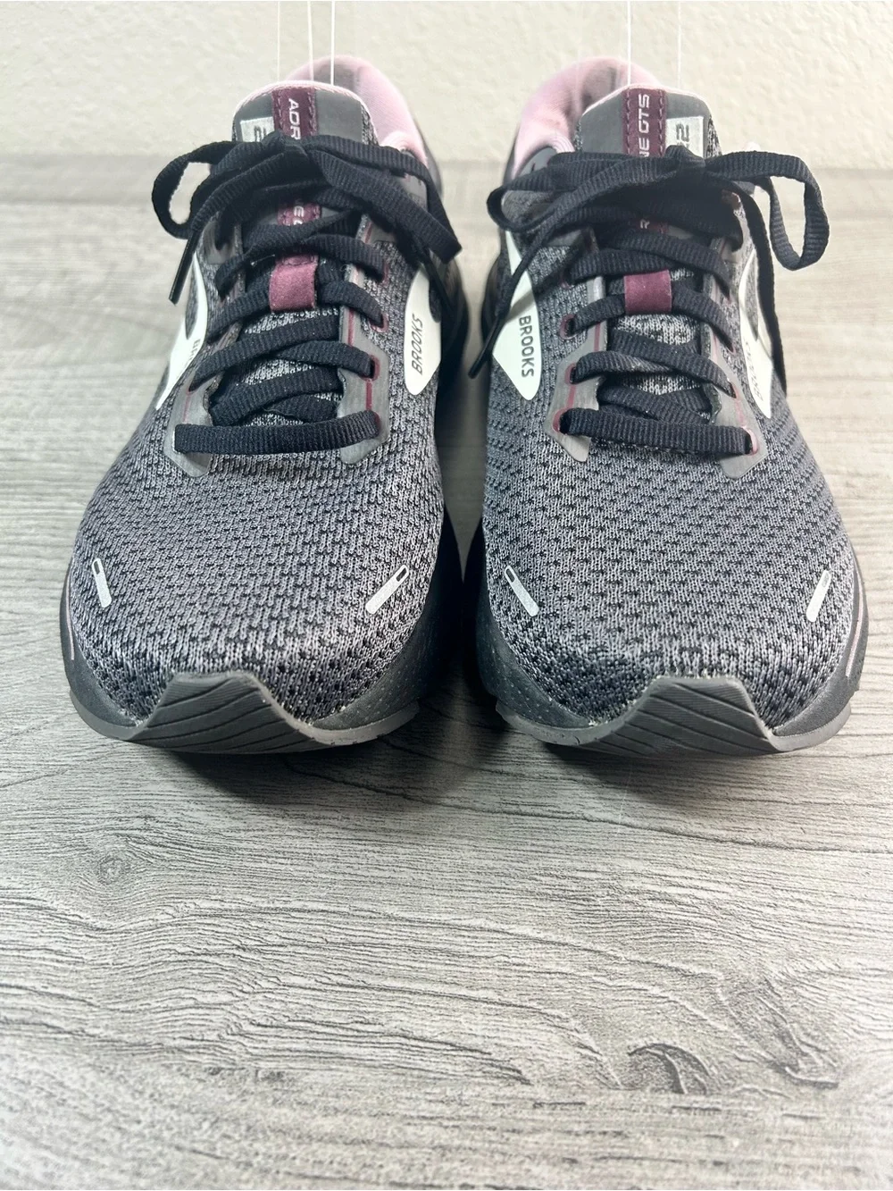Brooks Adenaline GTS 22 Women’s Size 9.5 B Sneakers Black & Pink Running Shoes